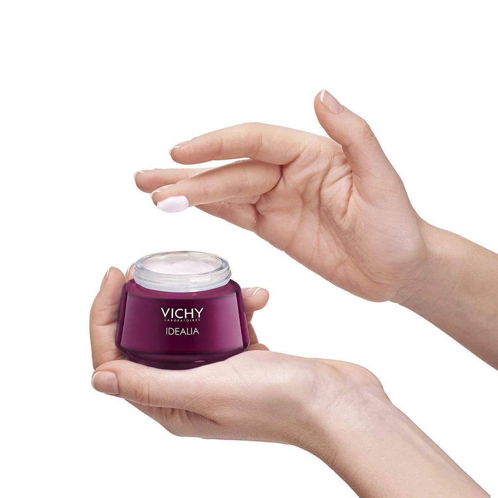 "Vichy Idéalia Smooth & Glow Energizing Moisturizer - Get a Healthy, Luminous Glow with this Antioxidant Day Cream! (1.69 Fl Oz, Pack of 1)"